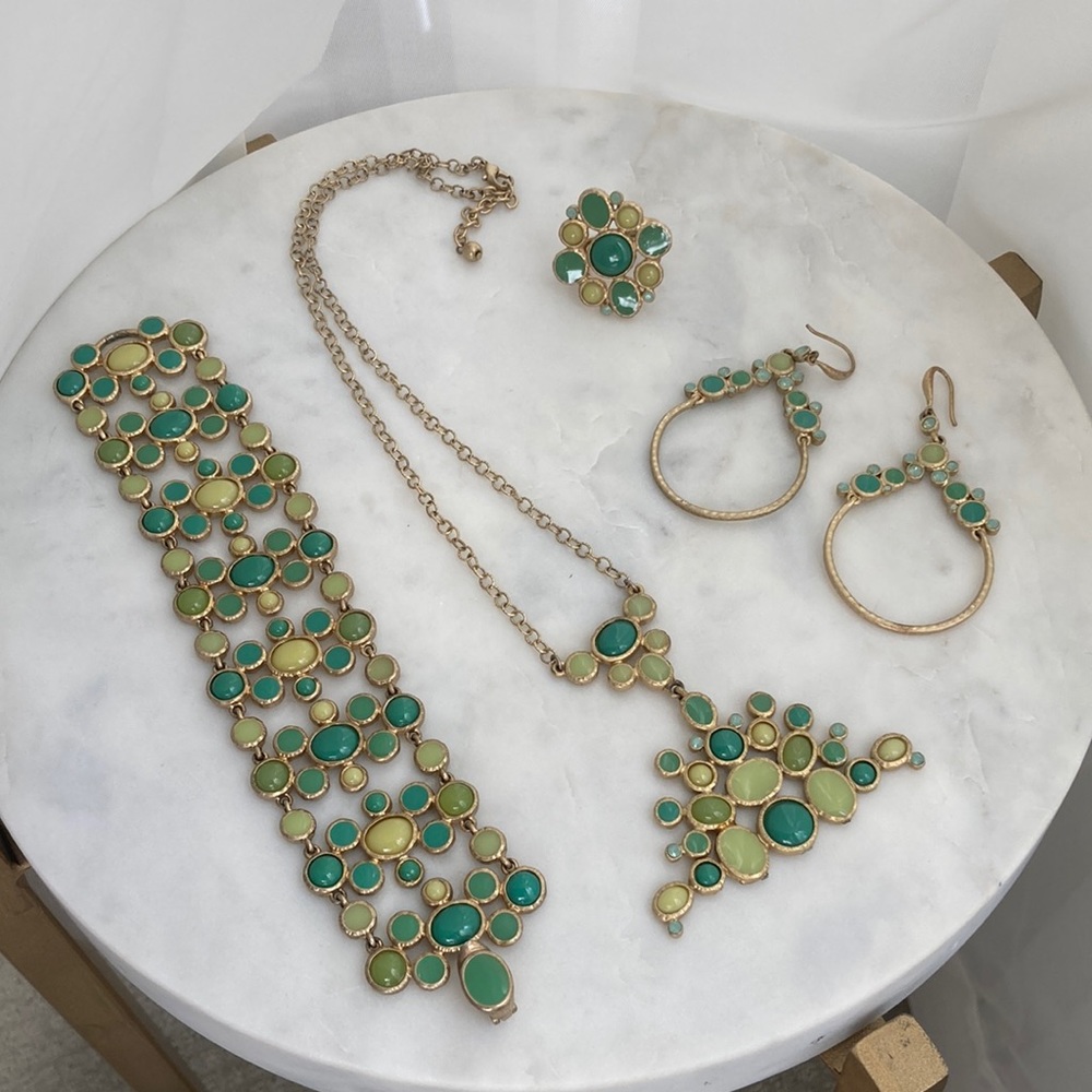 CUSTOM JEWELRY- golden and green tones set
